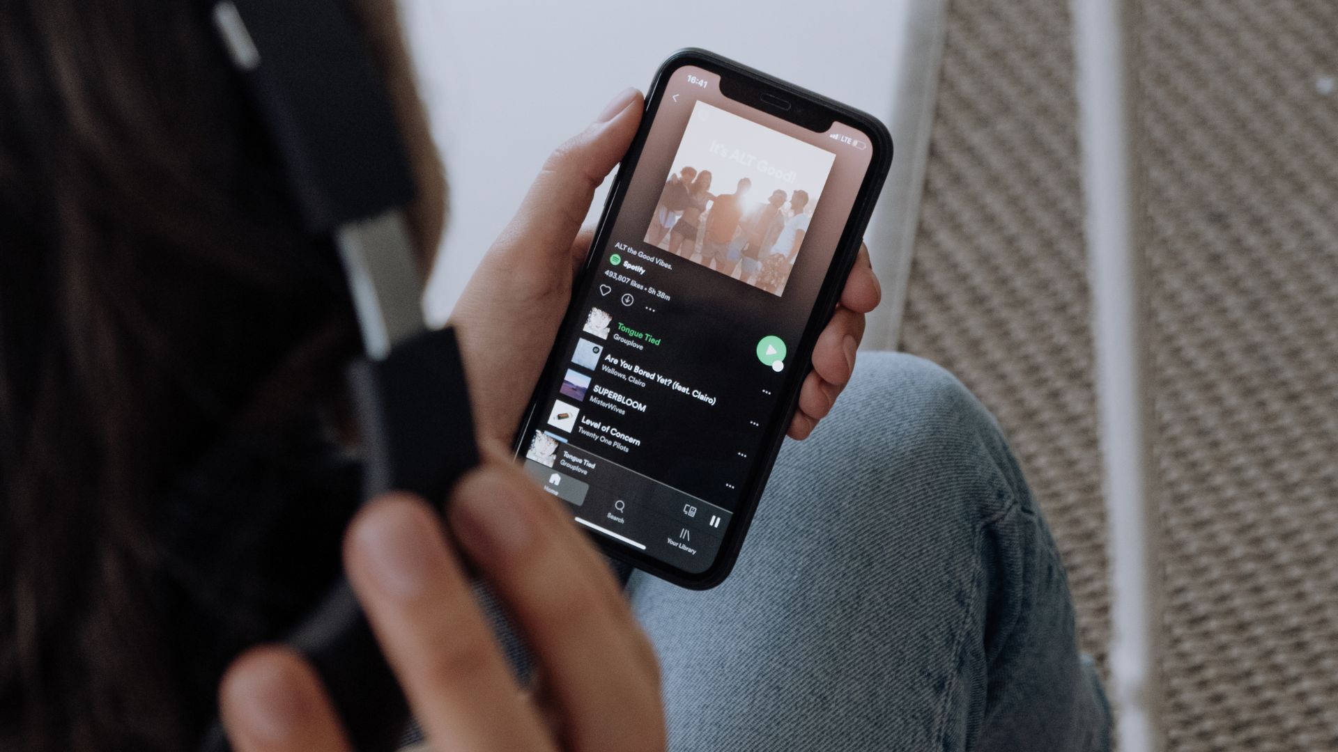 Spotify intensifica su lucha contra las versiones modificadas de su app